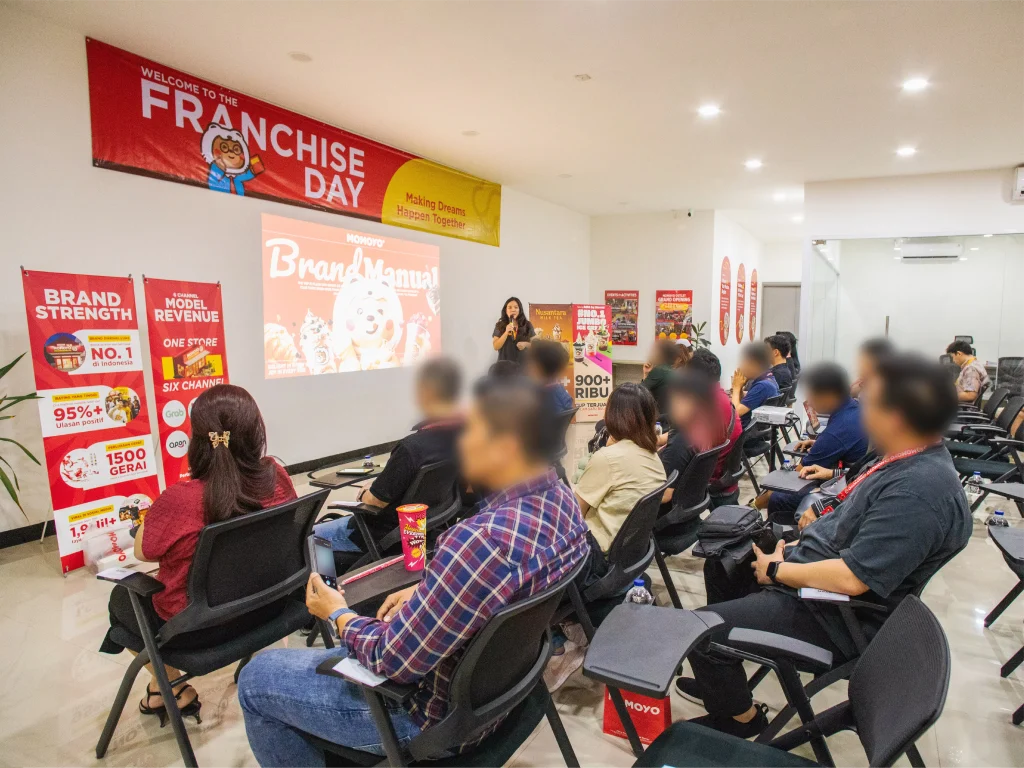 Pemaparan materi oleh Tim MOMOYO