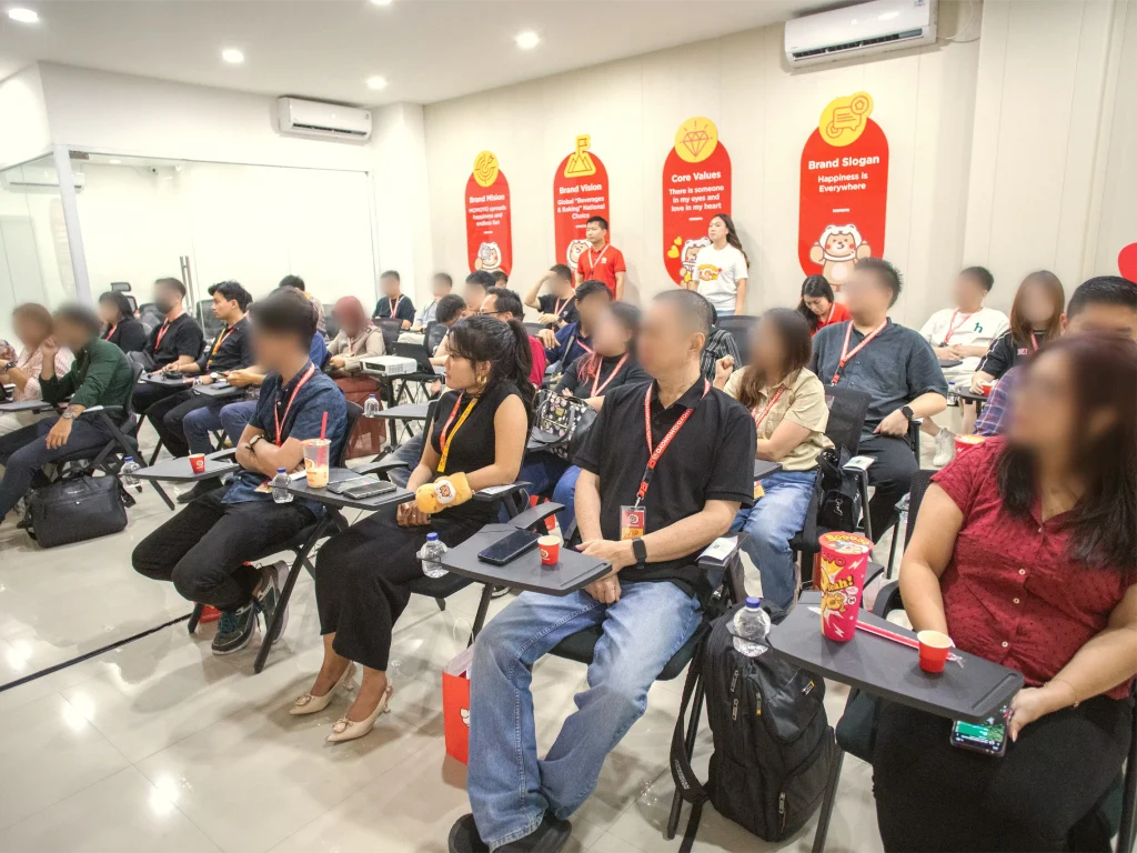 Peserta saat menyimak pemaparan materi